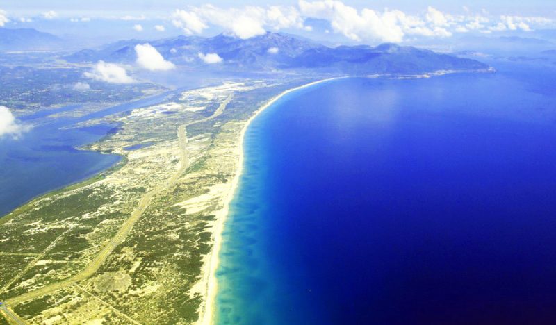 Bãi Dài Cam Ranh chinh phục du khách bởi vẻ đẹp hoang sơ trữ tình