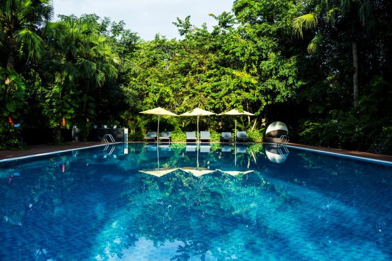 Bể bơi ngoài trời tại Ecopark không chỉ phục vụ cư dân mà còn phục vụ cả khách thăm quan