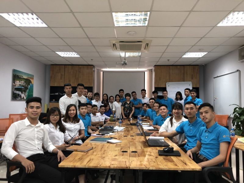 Khóa học căn bản cho Sale BĐS mới vào nghề do chị Nguyễn Thị Liên Dung trực tiếp đào tạo