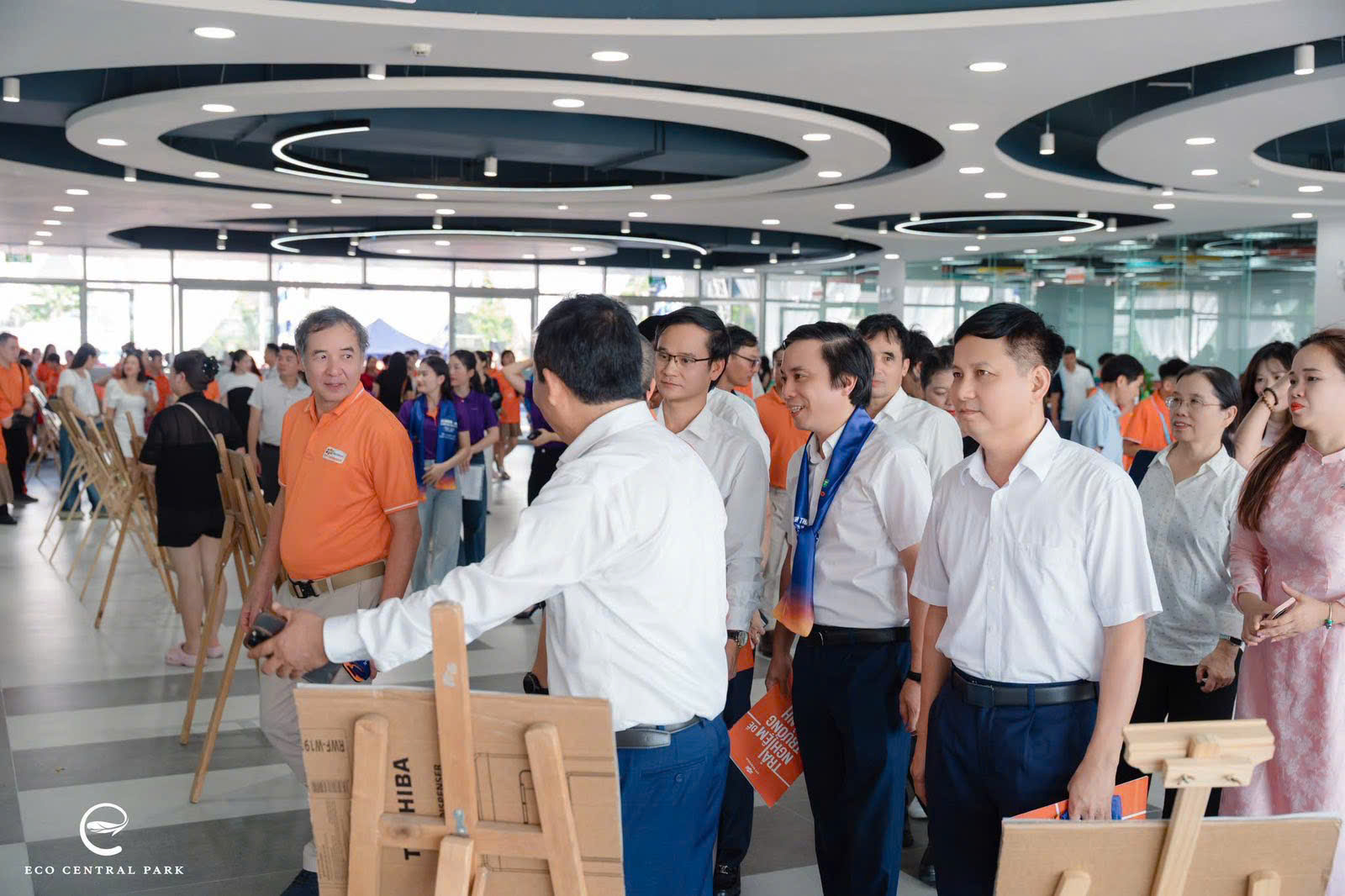 Giá trị bất động sản tại Eco Central Park được củng cố từ hệ sinh thái sống thực, nơi giáo dục, thiên nhiên, tiện ích và cộng đồng cùng hiện diện trong nhịp sống hàng ngày của cư dân.