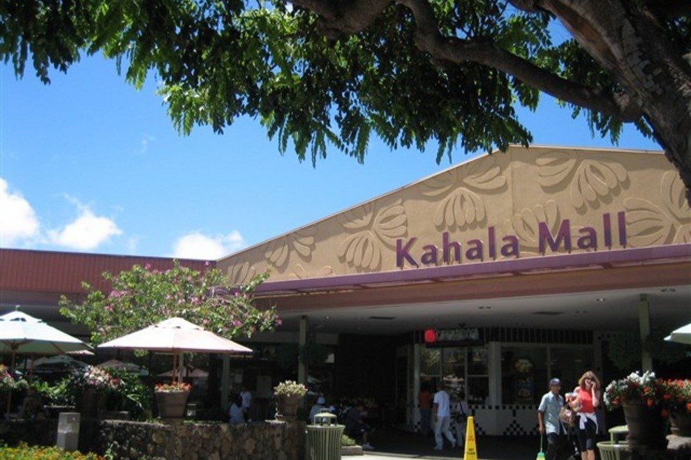Kahala Mall Center - một trong những trung tâm mua sắm sầm uất, hấp dẫn du khách tại Hawaii
