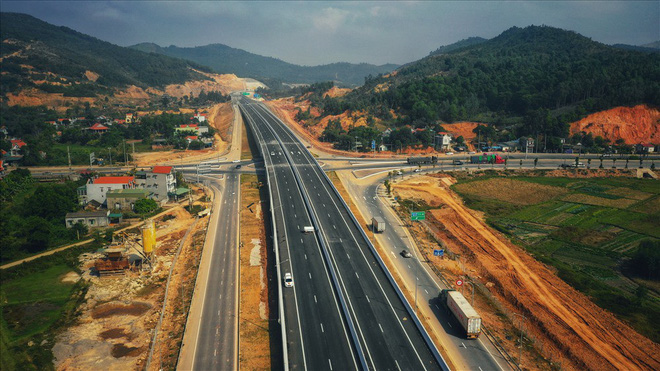 Điểm đầu cao tốc Hạ Long - Vân Đồn giao với cao tốc Hạ Long - Hải Phòng và Quốc lộ 18, tại phường Đại Yên, TP.Hạ Long