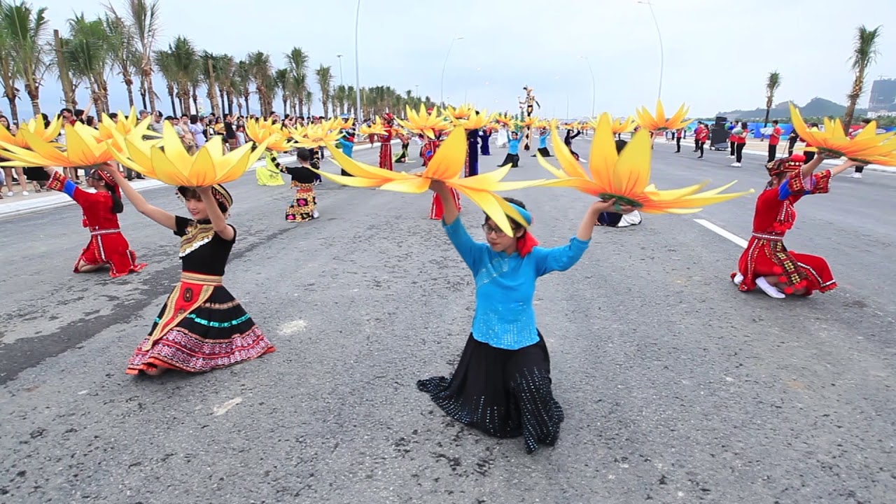 Lễ hội đường phố - Carnaval Hạ Long 2019 được tổ chức tại tuyến đường bao biển Bãi Cháy