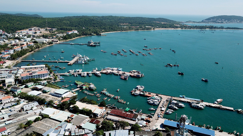 Thiên đường biển đảo Phú Quốc hấp dẫn khách du lịch và nhà đầu tư 