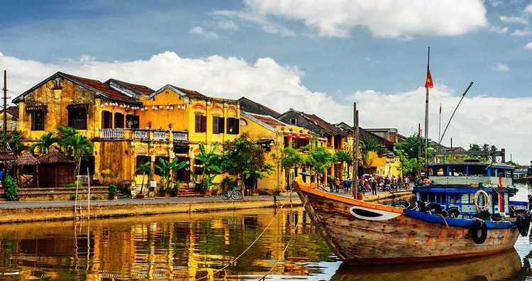 Hội An là đô thị cổ lâu đời nhất tại Việt Nam, và là điểm du lịch hấp dẫn của mọi du khách ngày nay