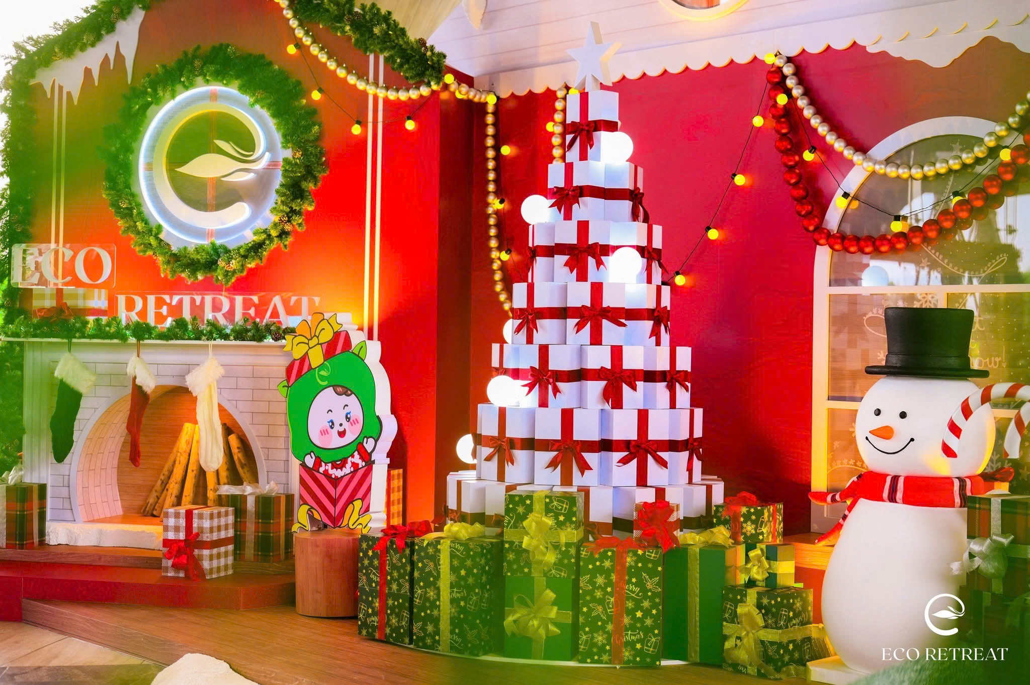 Miyawaki Day Giáng sinh: Ánh đèn lung linh và sắc màu rực rỡ giữa thiên nhiên.