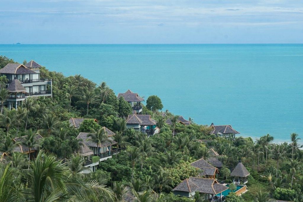 Len lỏi giữa khu rừng nhiệt đới, Four Seasons Resort Koh Samui sẽ mang đến cho du khách những trải nghiệm du lịch tuyệt vời giữa thiên nhiên 