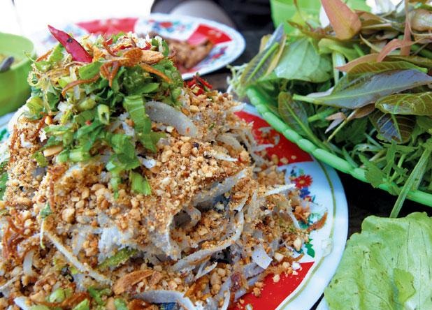 Gỏi cá trích Bãi Kem Phú Quốc - đặc sản nổi tiếng thơm ngon được du khách yêu thích 