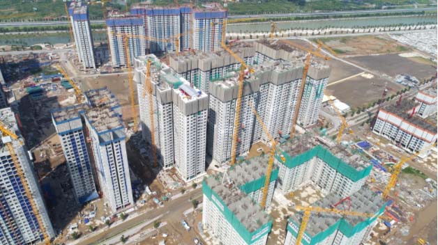 Thị trường bất động sản Hà Nội đang được kỳ vọng có những diễn biến mới nhờ sự góp mặt của các chủ đầu tư từ TP. Hồ Chí Minh và nước ngoài.