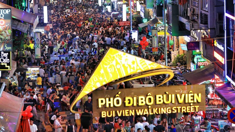 Bùi Viện là một trong 2 mô hình kinh tế đêm lớn nhất tại Việt Nam