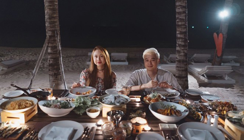 Quang Vinh và diễn viên Thiên Thanh thưởng thức bữa ăn tối thơm ngon tại Premier Residences Phu Quoc Emerald Bay