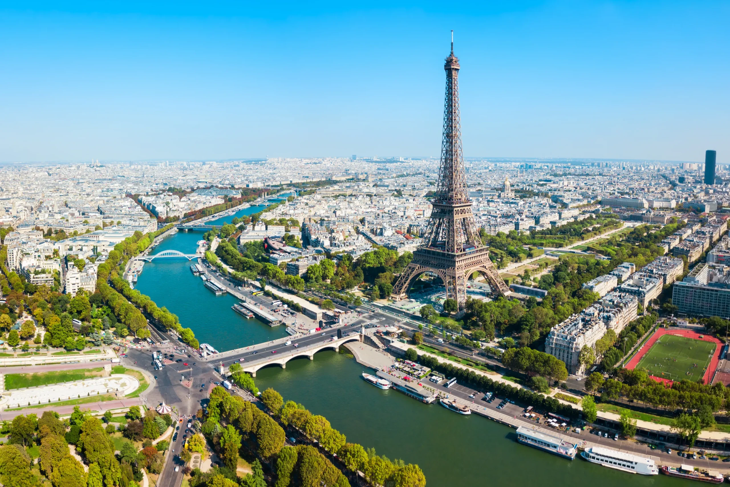 Các địa điểm ven con sông Seine tại Paris có giá cao hơn nhiều so với khu xa trung tâm hoặc không có view sông