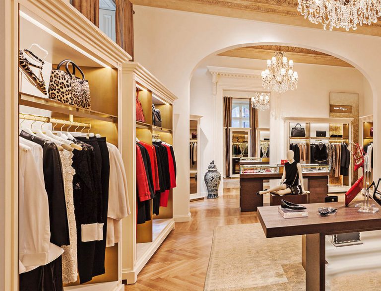 Thiết kế shophouse Swanlake Onsen kinh doanh thời trang