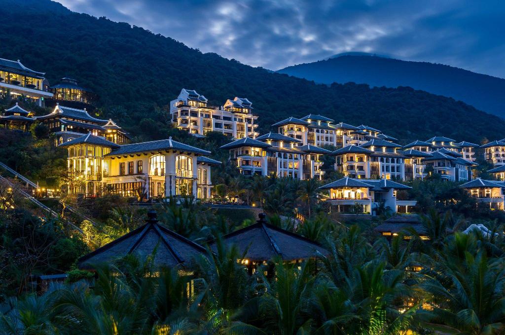 Intercontinental Danang Sun Peninsular Resort là công trình đầu tiên Bill hợp tác với Sun Group