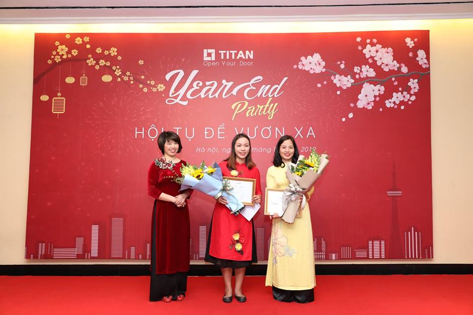 "Best Seller 2018" thuộc về Chị Diễm Hương và Chị Hồ Thúy
